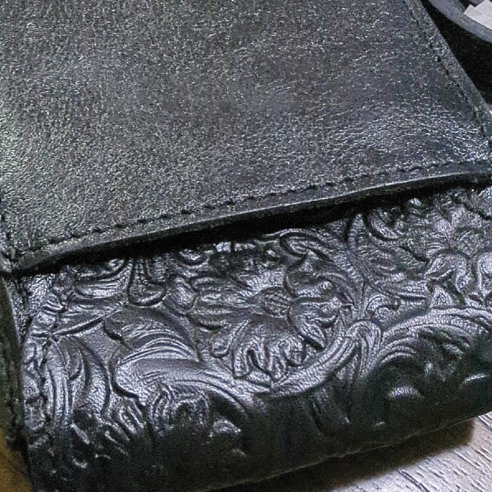 NWT Patricia Nash Black Tooled Leather Crossbody Phone Pouch - Picture 5 of 9